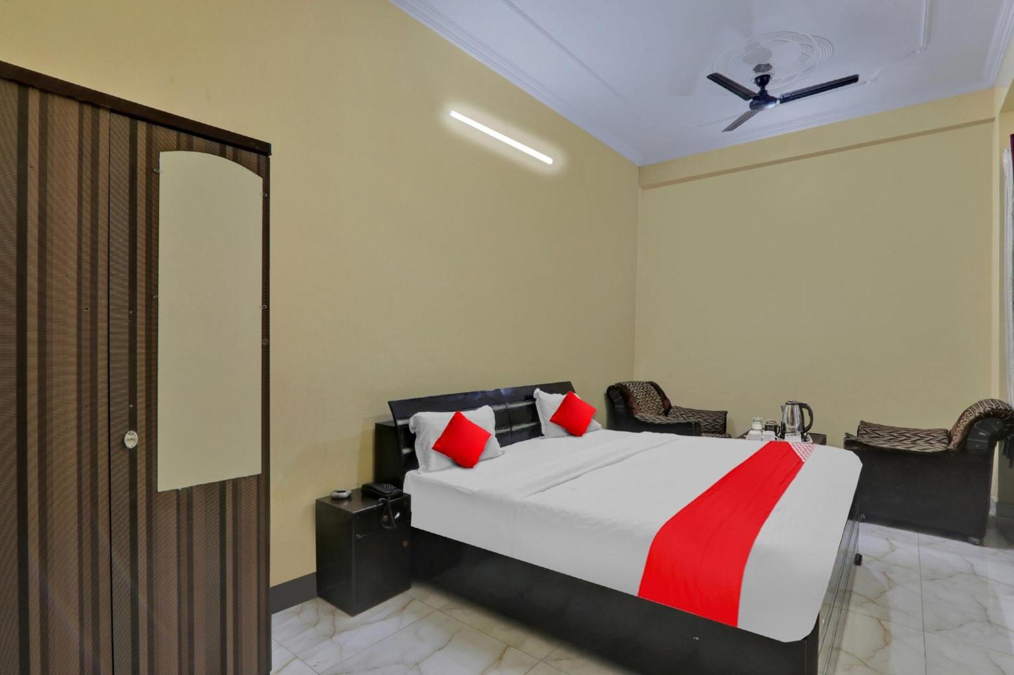 Super Hotel O New A V Hospitality Chinhat Exterior photo