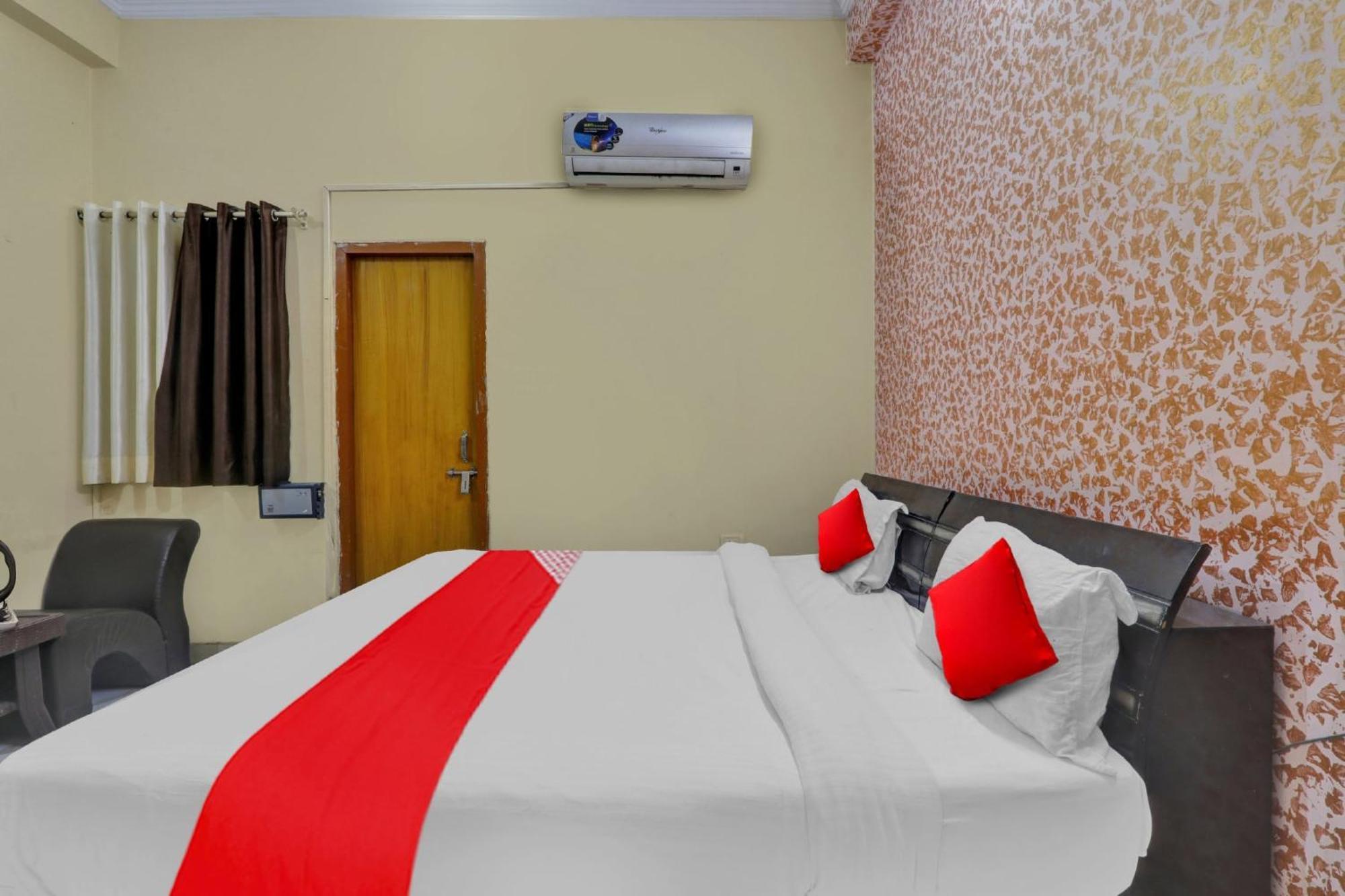 Super Hotel O New A V Hospitality Chinhat Exterior photo