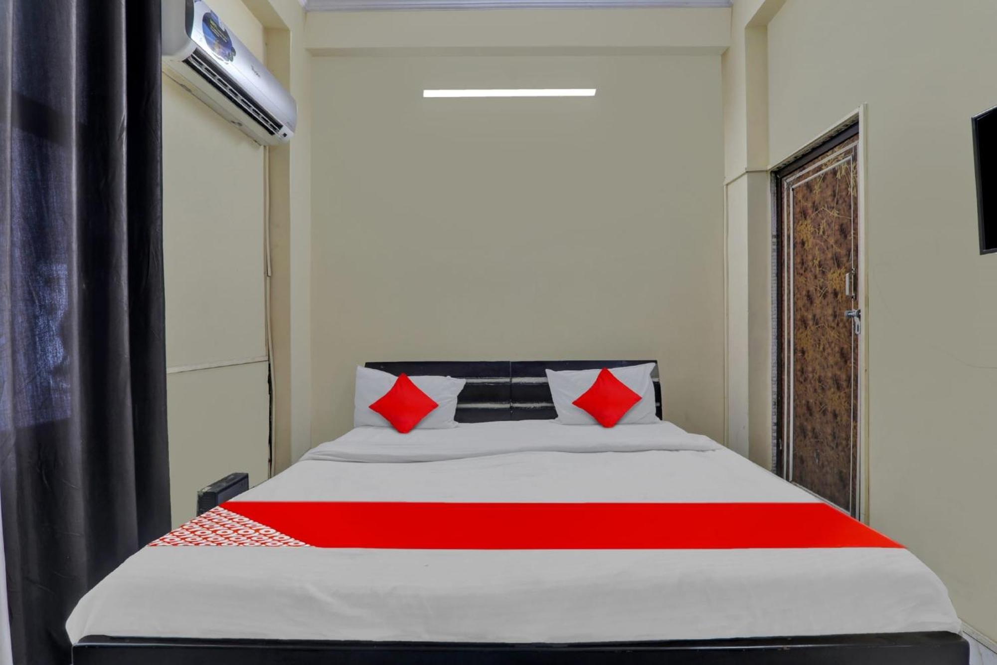 Super Hotel O New A V Hospitality Chinhat Exterior photo