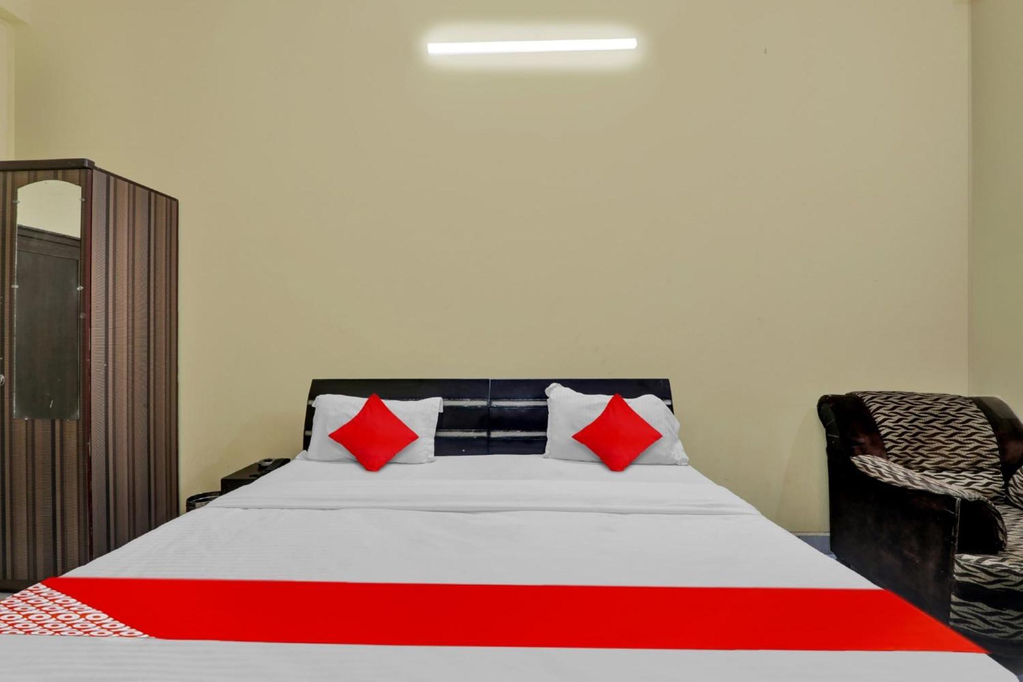 Super Hotel O New A V Hospitality Chinhat Exterior photo