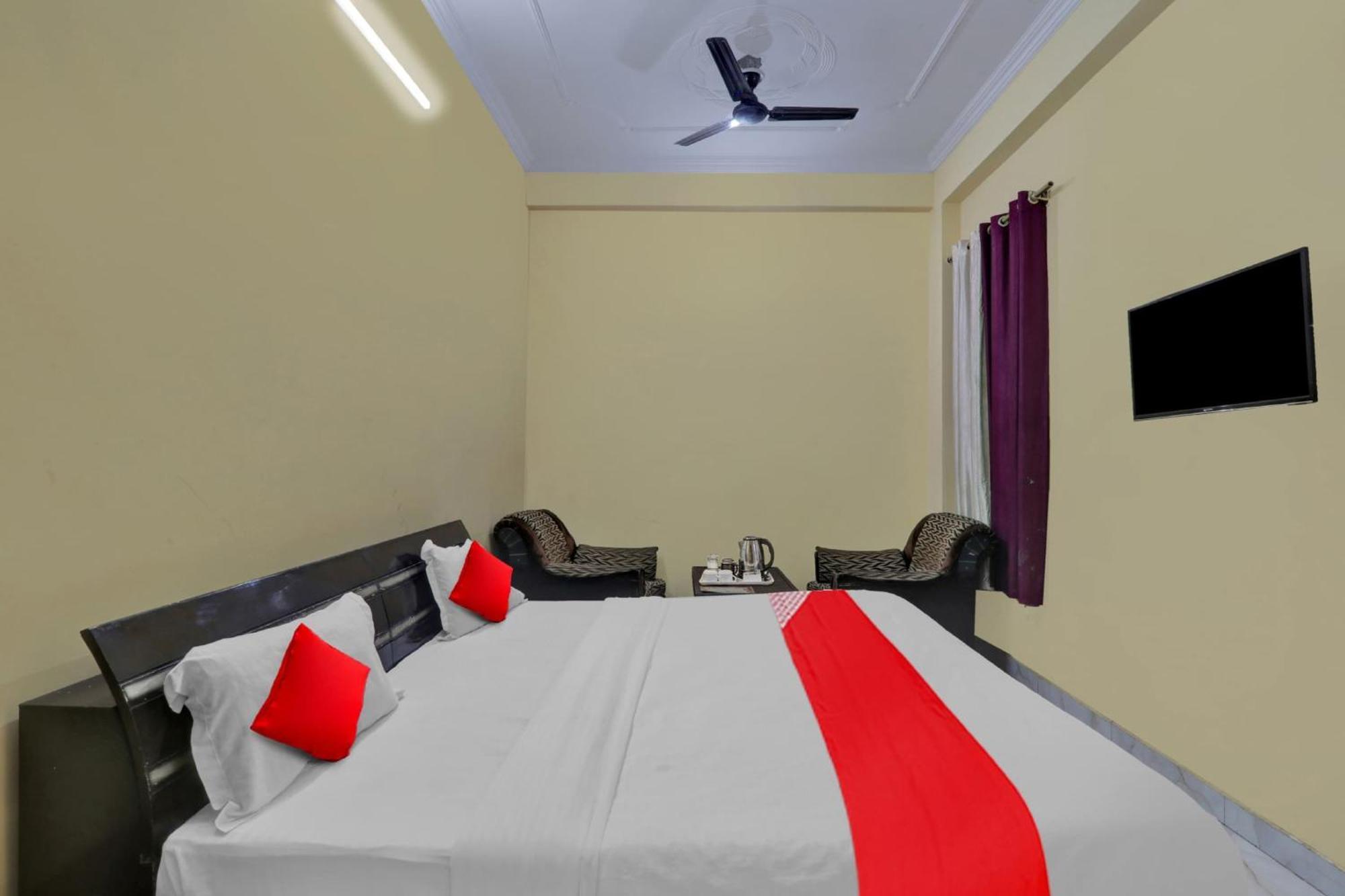 Super Hotel O New A V Hospitality Chinhat Exterior photo