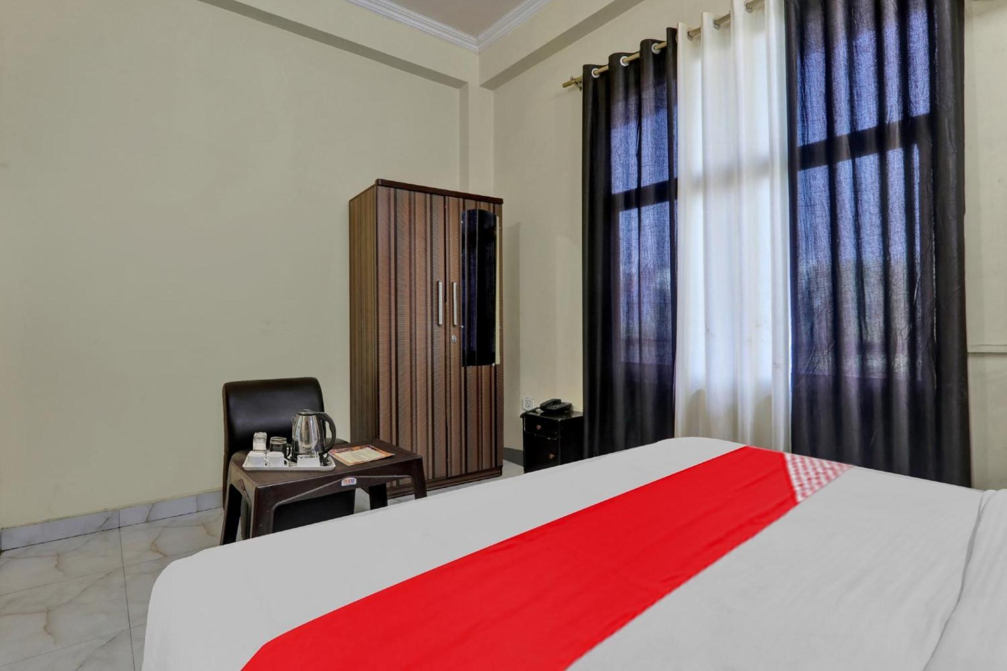 Super Hotel O New A V Hospitality Chinhat Exterior photo